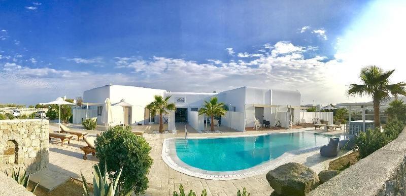 Queen Boutique Suites Mykonos Town Εξωτερικό φωτογραφία