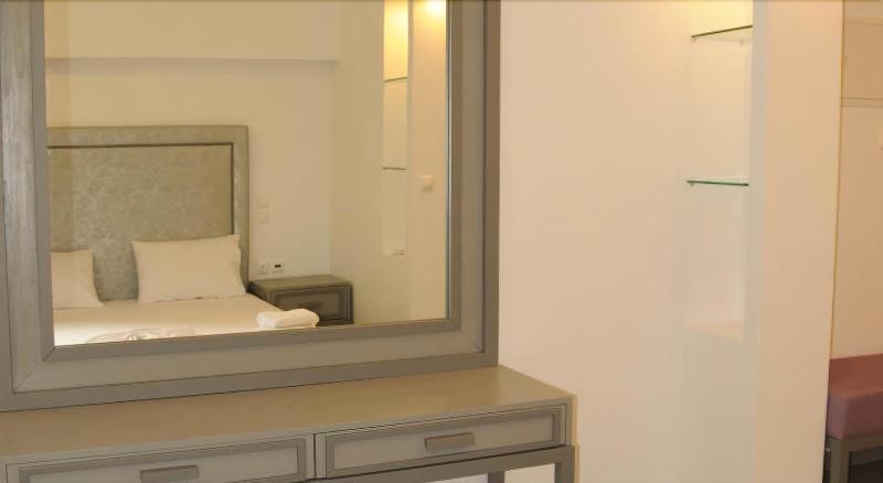 Queen Boutique Suites Mykonos Town Εξωτερικό φωτογραφία